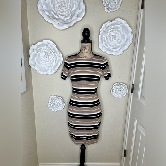 Tommy Hilfiger Black, White & Metallic Gold with Tan Striped Dress Size 2 - Picture 3 of 13